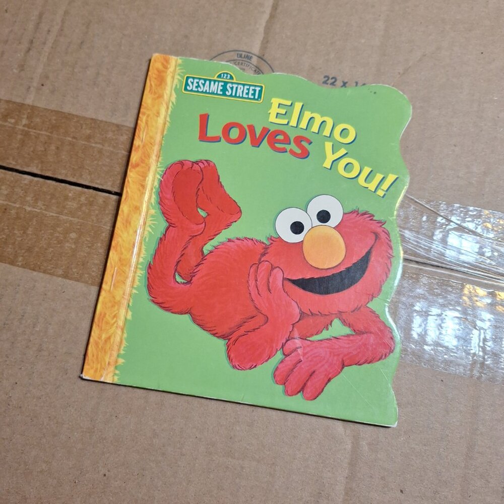 Elmo loves you